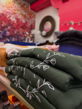 Wild Mountains Sweatshirt | Forest Green