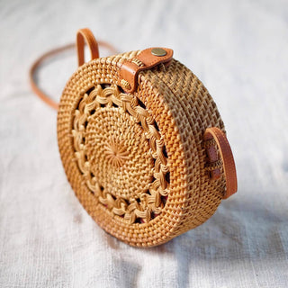 Light Gray Rattan Circle Bag (Golden Husk)