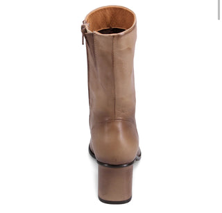 Jordyn Heeled Boot in Antique Beige