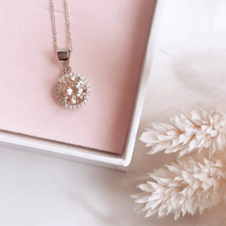 Light Gray Halo Necklace in Champagne